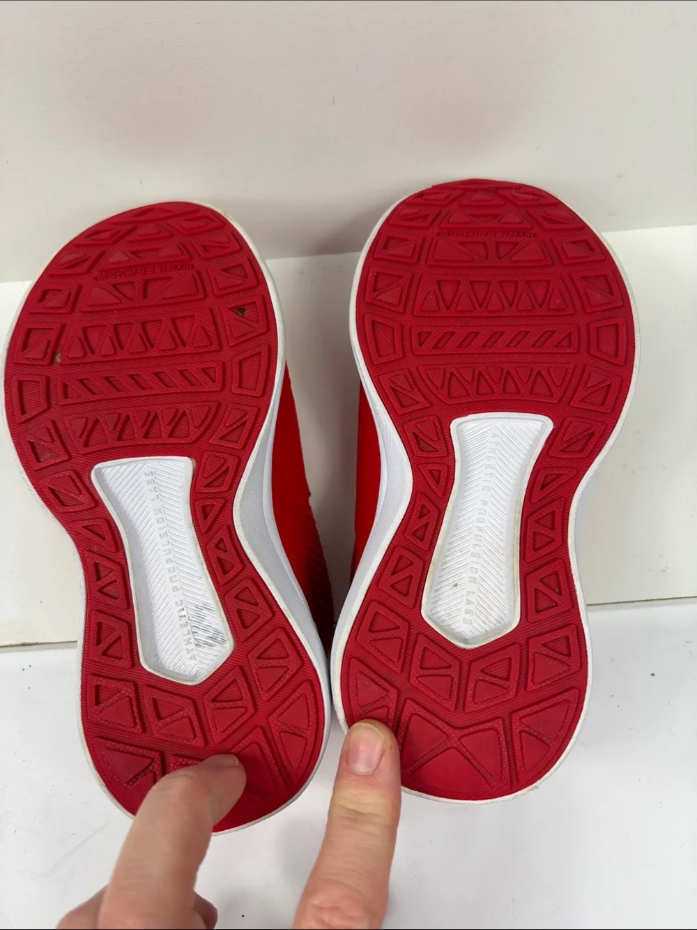APL Kid's TechLoom Bliss in Red/White.